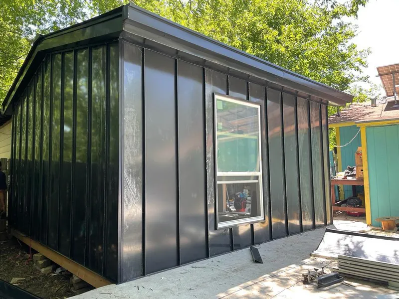 Black standing seam metal wall panels for Roof Inspection in Calcutta